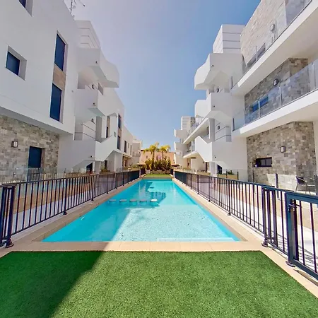 Gorgeous In Arenales del Sol